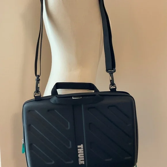 Thule Black Laptop Bag for Men - Picture 2 of 7